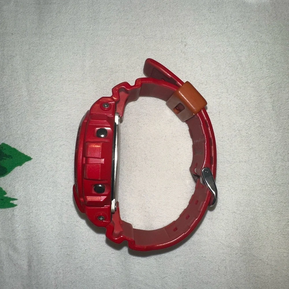 G Shock red and orange DW-6900CB
